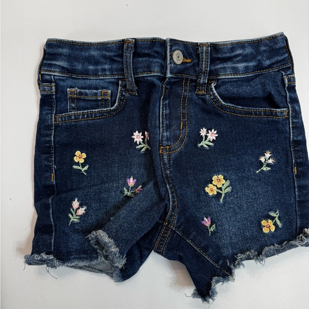 Girls Size 7 Embroidered Flower Denim Jumping Beans Jean Shorts